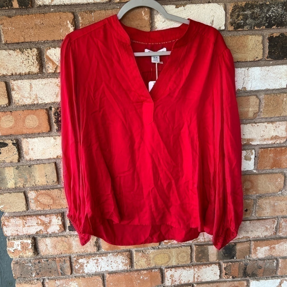 NWT Tommy Bahama Women’s Laguna Bay Satin Banded V neck blouse - Picture 5 of 6